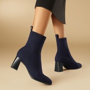 Vivaia Thalita Round-Toe Water-Repellent Heeled Boots in Black Jacquard Size 9